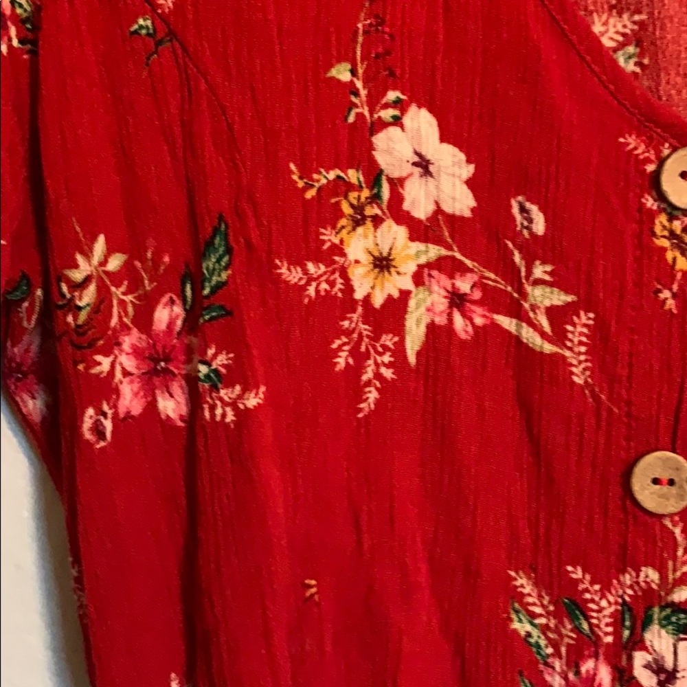 Red top - Picture 3 of 6